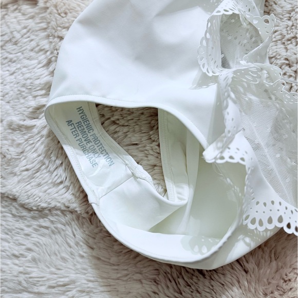 Zimmermann KIRRA LASER CUT FRILL Swim & Resort 1PC Raffle trim swimsuit sz 2-4 - Picture 12 of 17